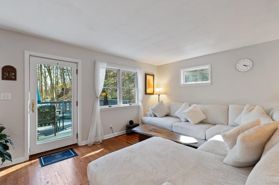 385 Lake Shore Drive Photo 14