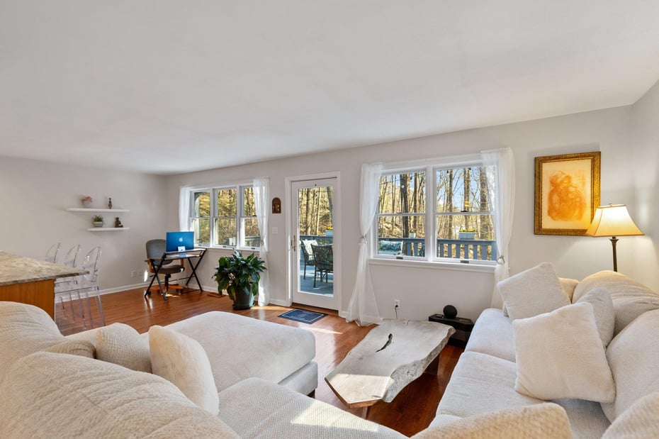 385 Lake Shore Drive Photo 12