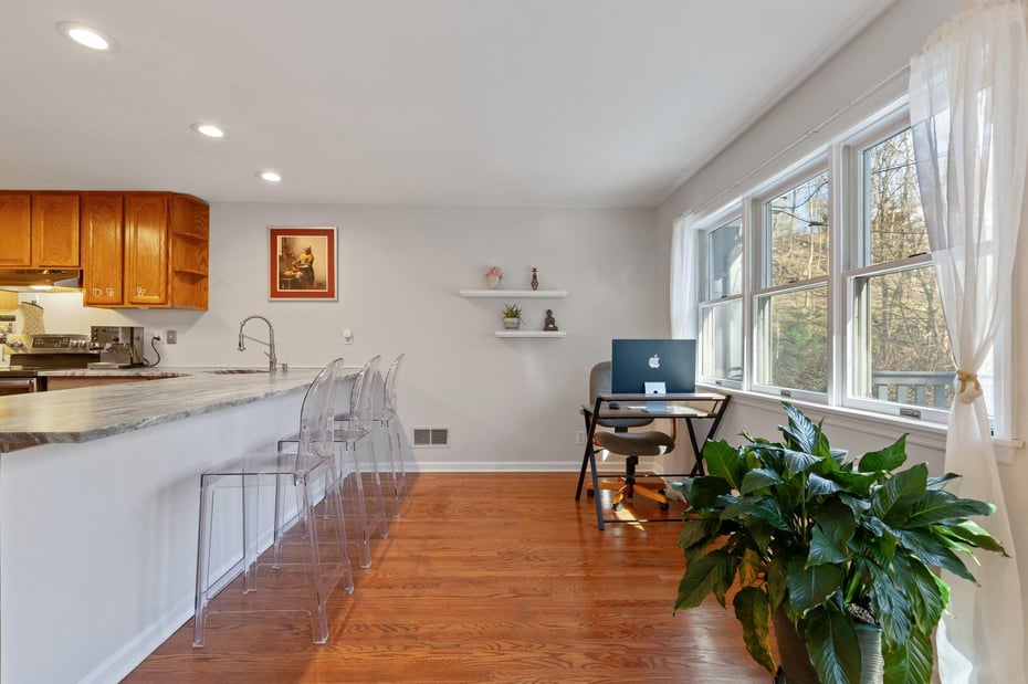385 Lake Shore Drive Photo 10