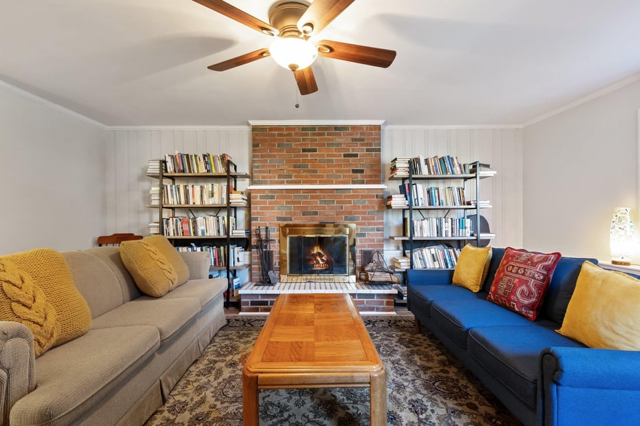 385 Lake Shore Drive Photo 18