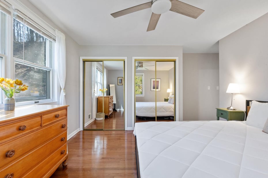 385 Lake Shore Drive Photo 24
