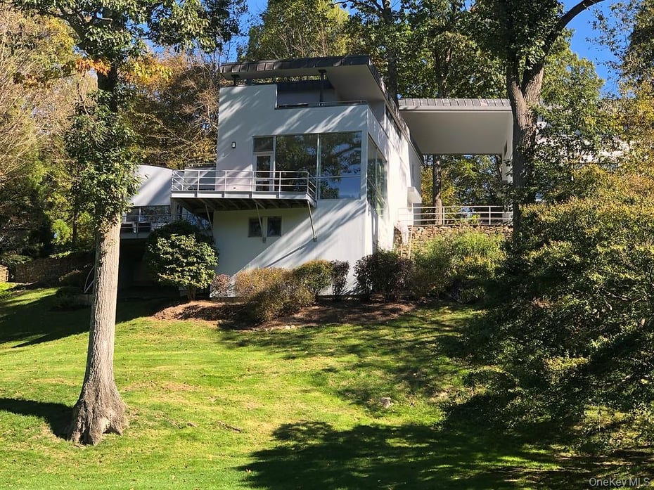 54 Cross Pond Road Photo 2