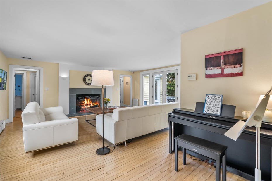 43 Franklin Street Photo 13