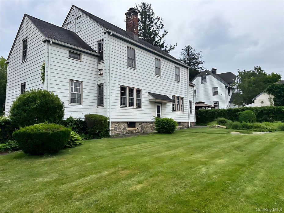 312 Hawthorne Terrace Photo 8
