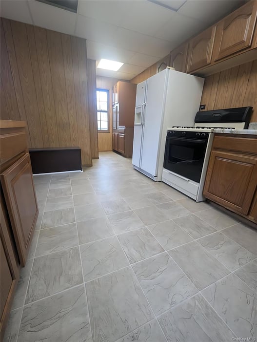 312 Hawthorne Terrace Photo 11