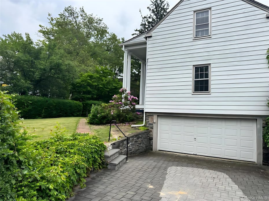 312 Hawthorne Terrace Photo 7