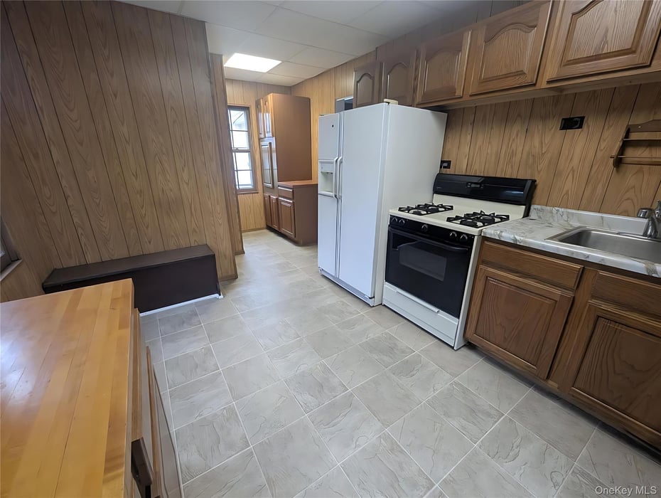 312 Hawthorne Terrace Photo 12