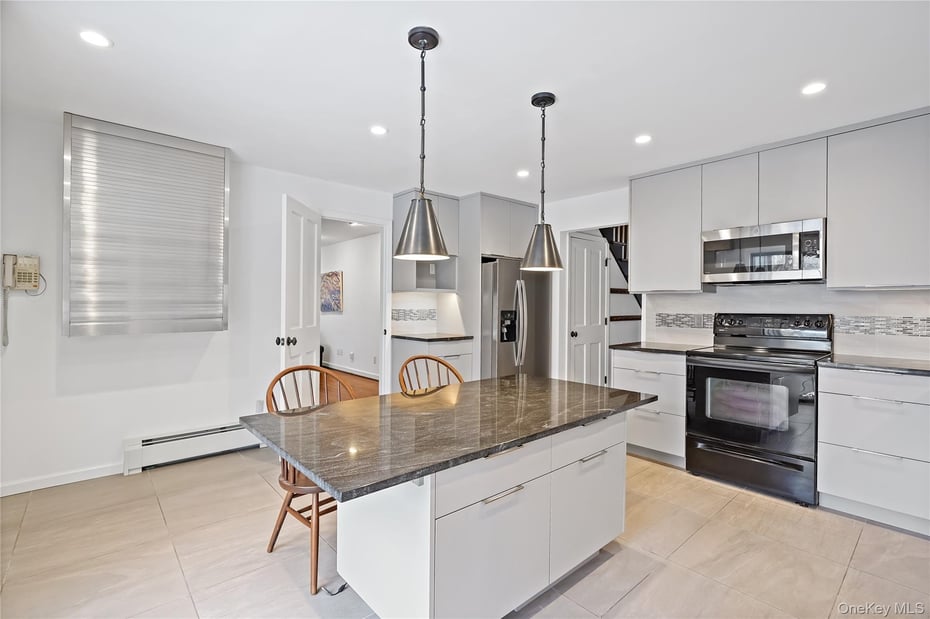 37 Fox Den Road Photo 6