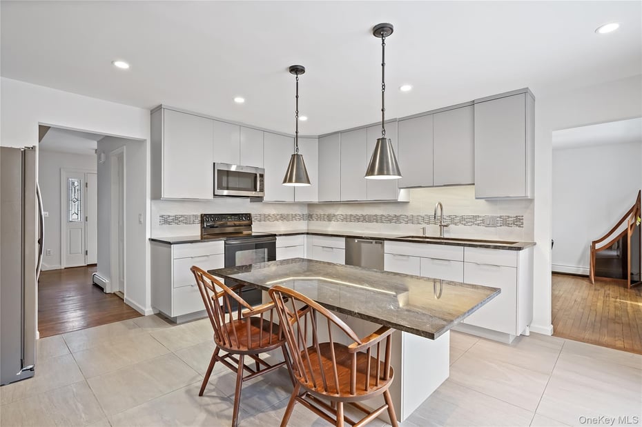 37 Fox Den Road Photo 4