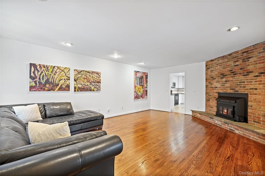 37 Fox Den Road Photo 10