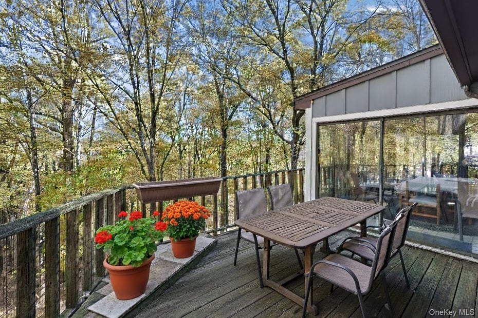 37 Fox Den Road Photo 23