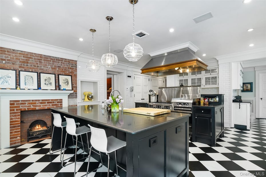 640 Grant Road Photo 12