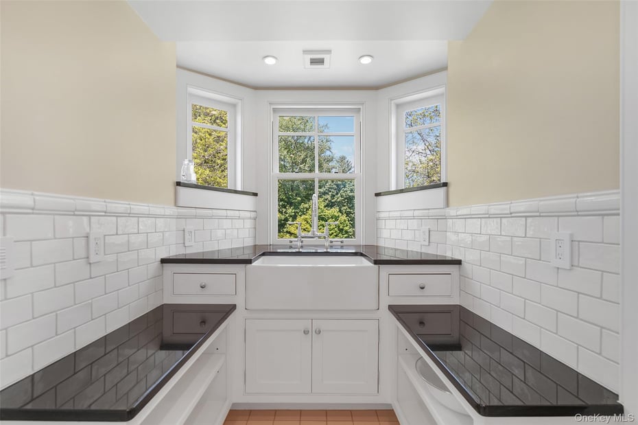640 Grant Road Photo 32