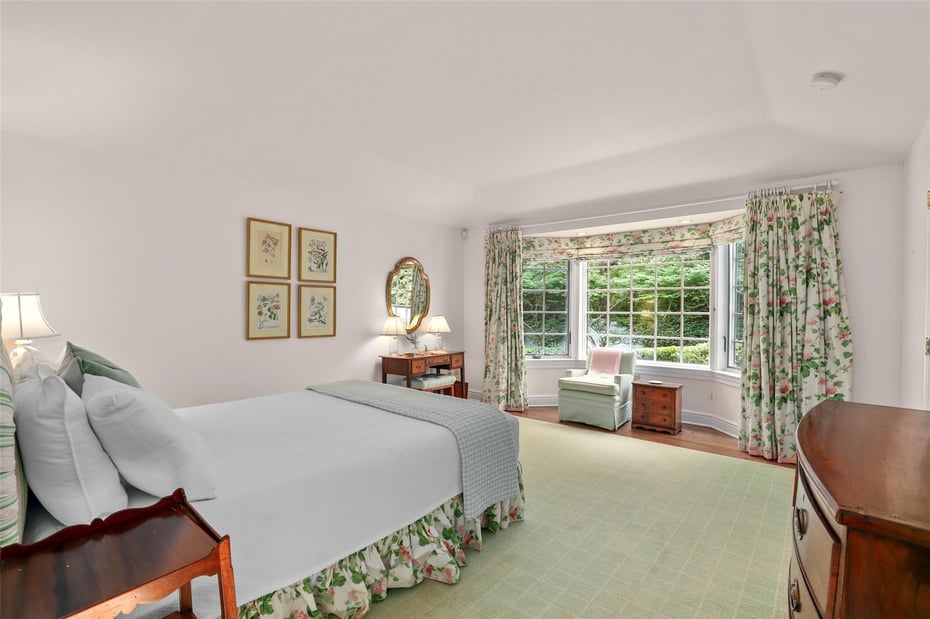 6 Hunt Farm Road Photo 11