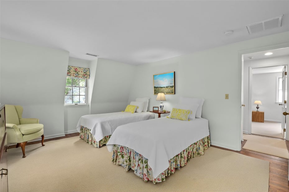 6 Hunt Farm Road Photo 17
