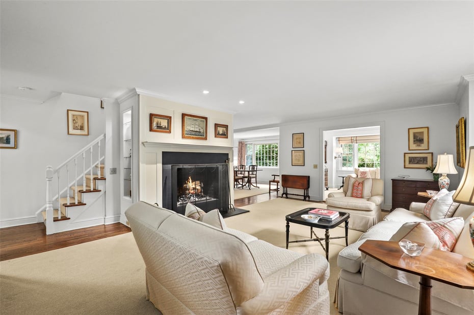 6 Hunt Farm Road Photo 3
