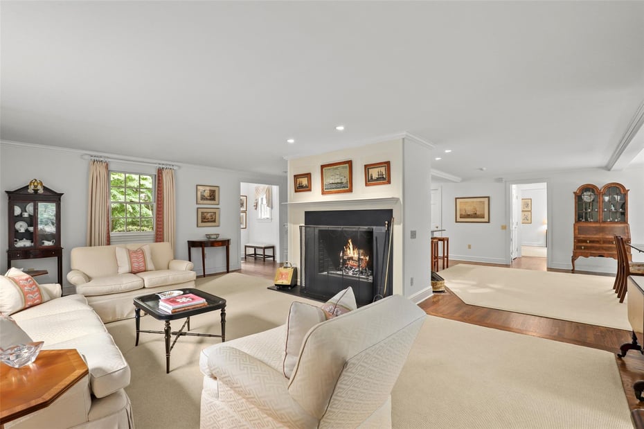 6 Hunt Farm Road Photo 4