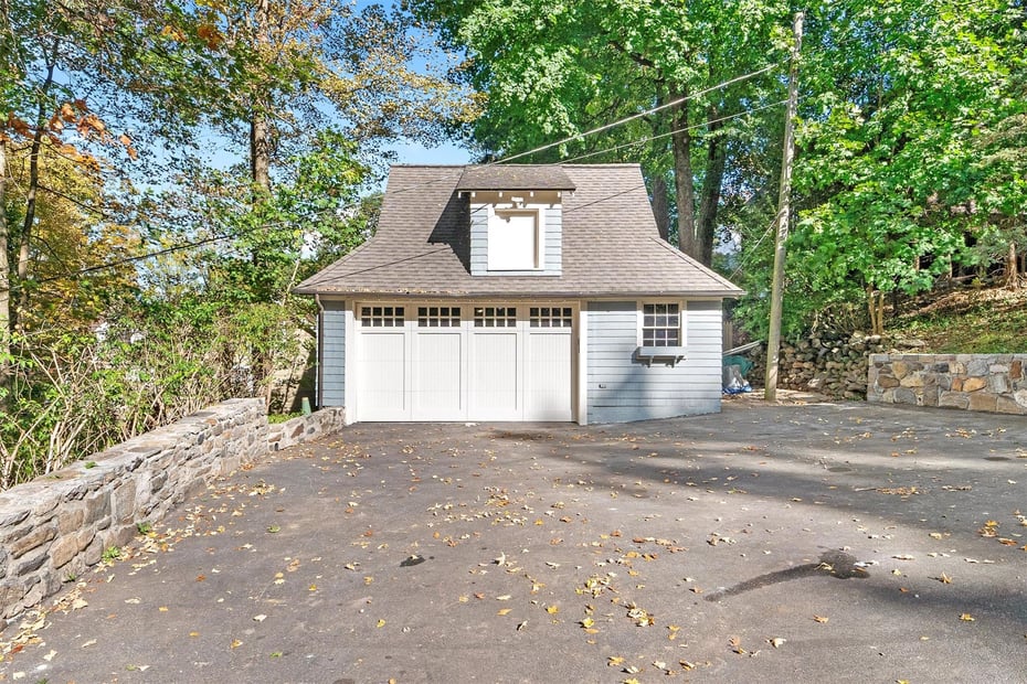 750 Bedford Road Photo 17
