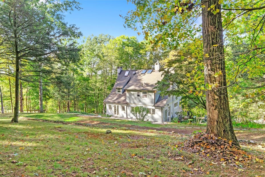 750 Bedford Road Photo 32