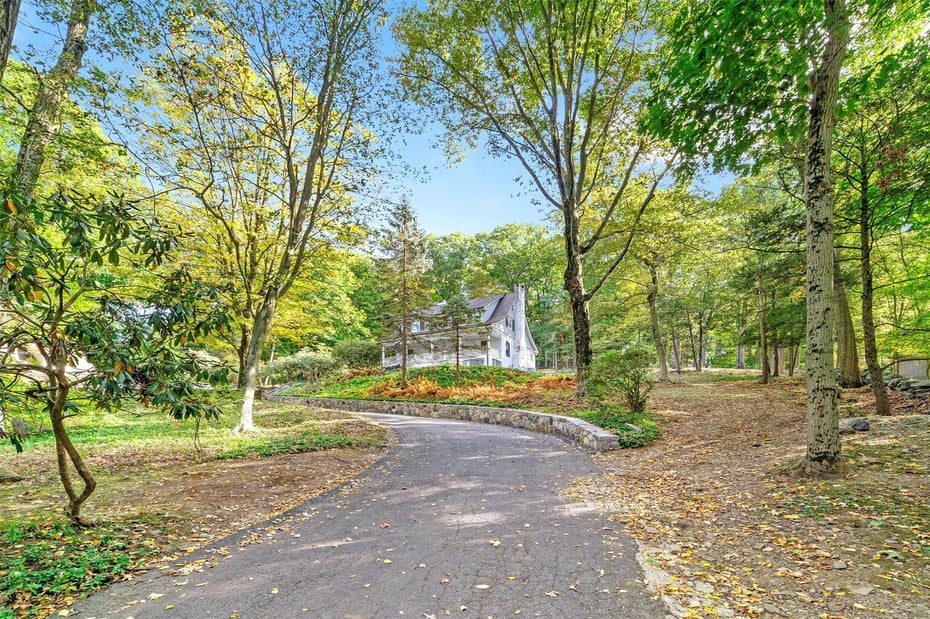 750 Bedford Road Photo 16