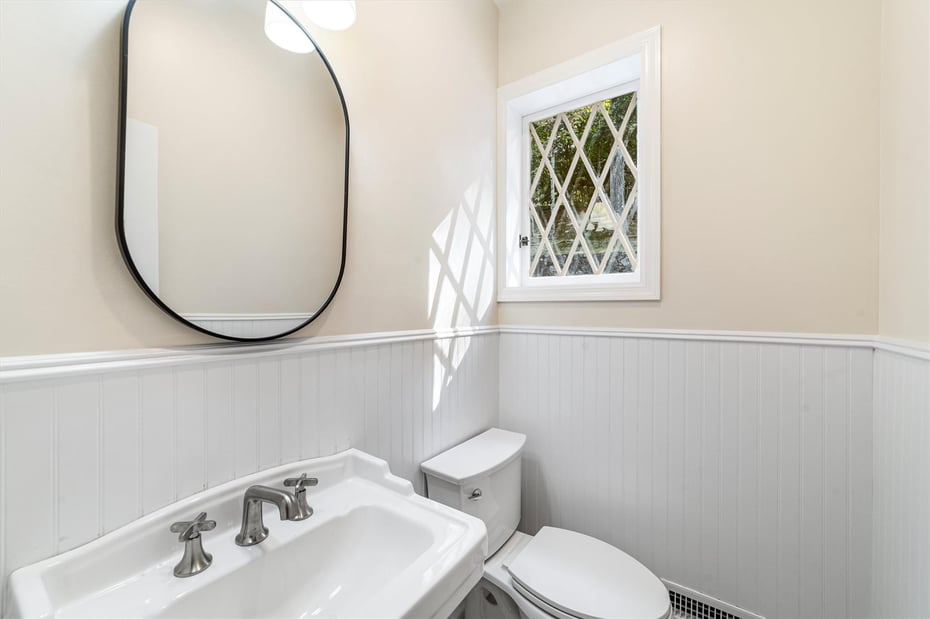 750 Bedford Road Photo 25