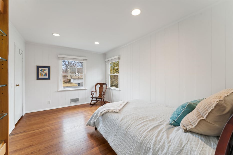 27 Homeside Lane Photo 13
