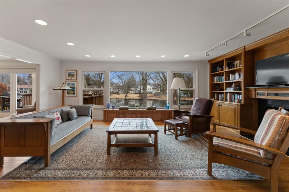 27 Homeside Lane Photo 5
