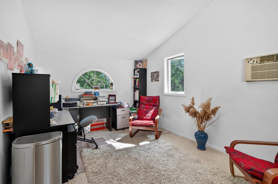 33 Gregory Street Photo 22