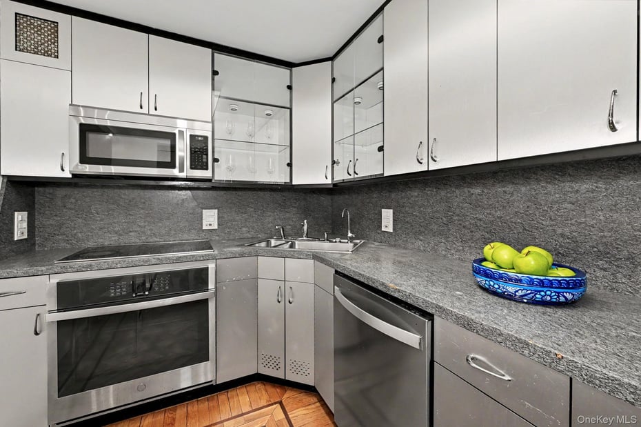50 Columbus Avenue  #506 Photo 7