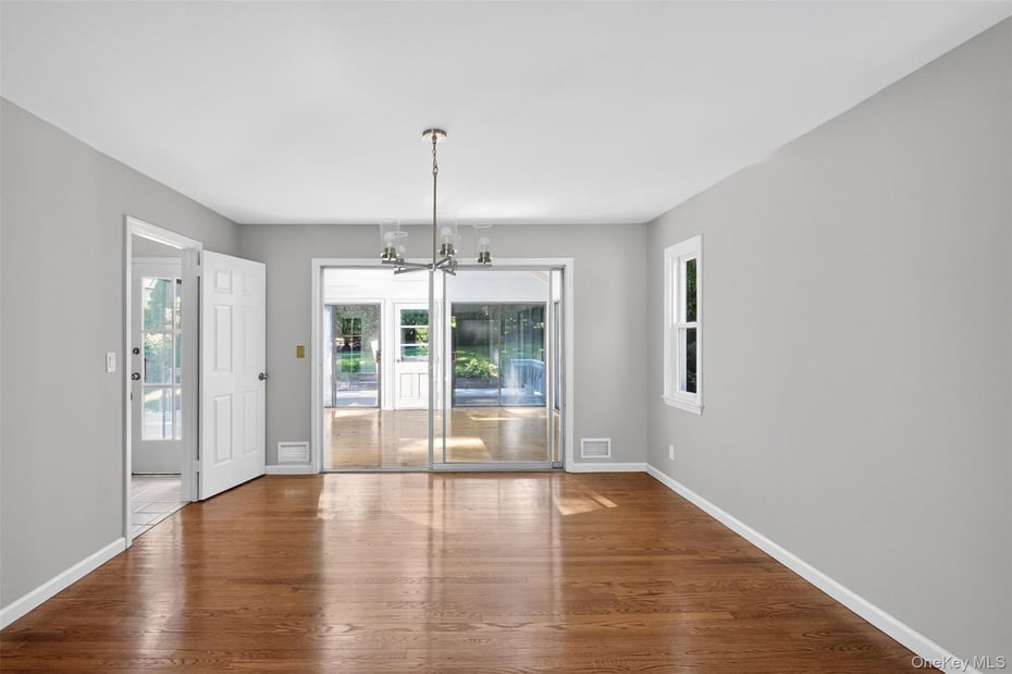 835 Shore Acres Drive Photo 9