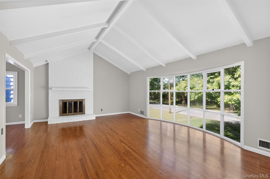 835 Shore Acres Drive Photo 5