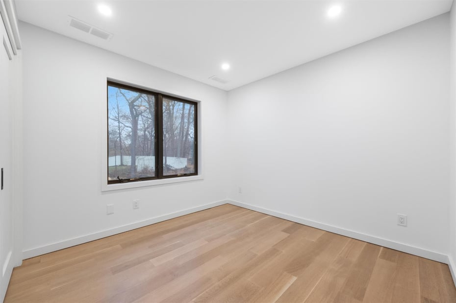 7 Lexington Drive Photo 24