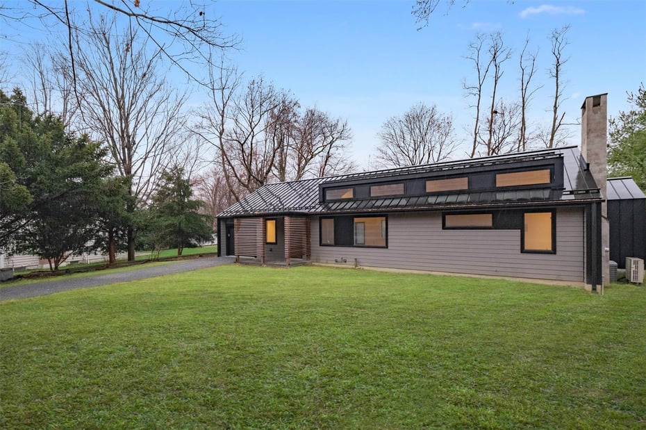 7 Lexington Drive Photo 2