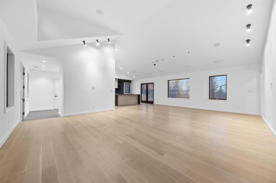 7 Lexington Drive Photo 12