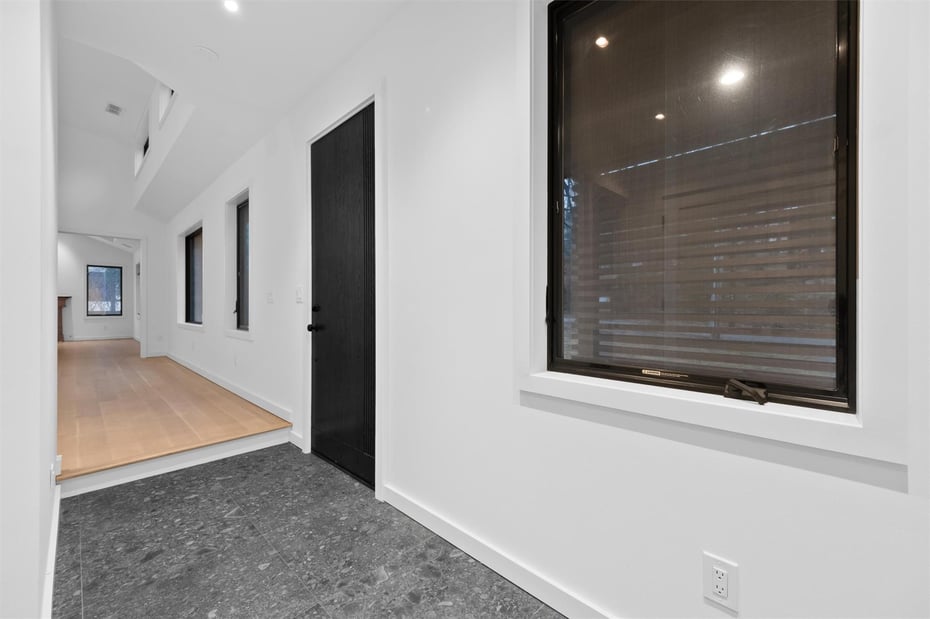 7 Lexington Drive Photo 5