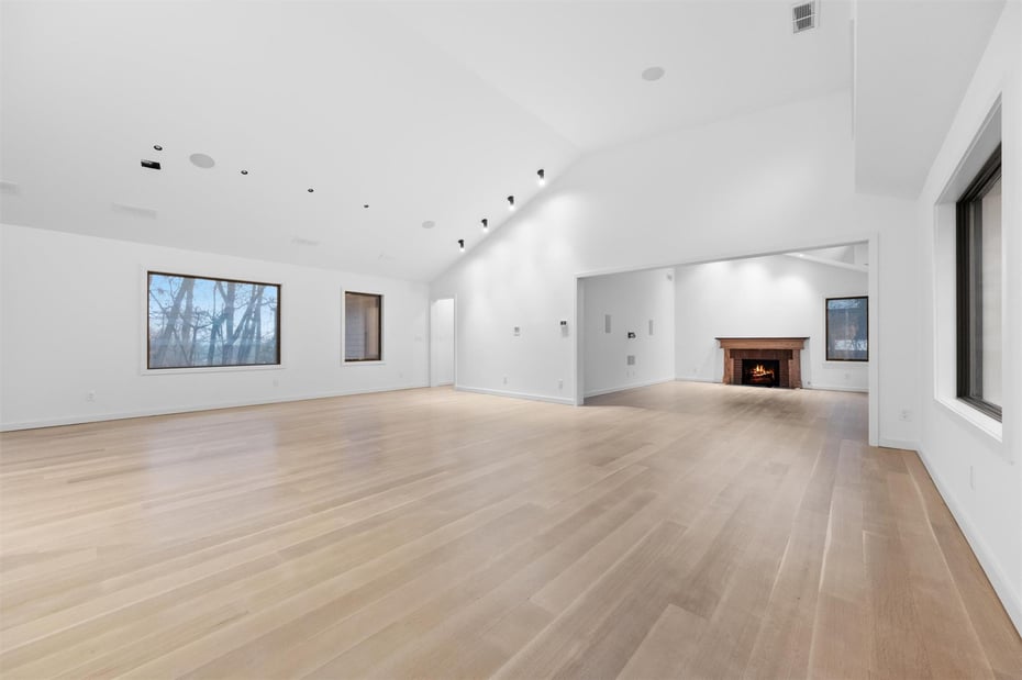 7 Lexington Drive Photo 8