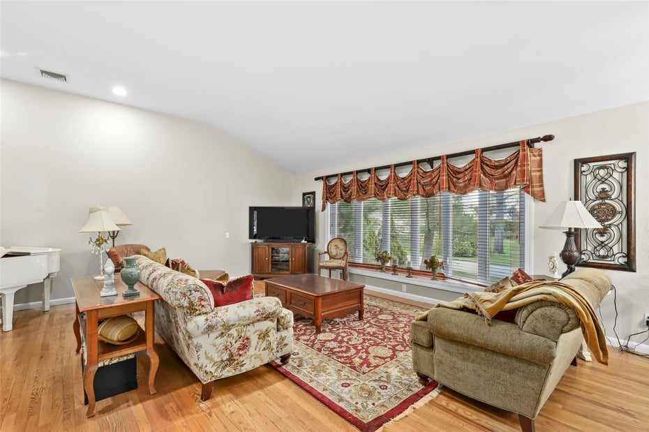 21 Dell Drive Photo 6