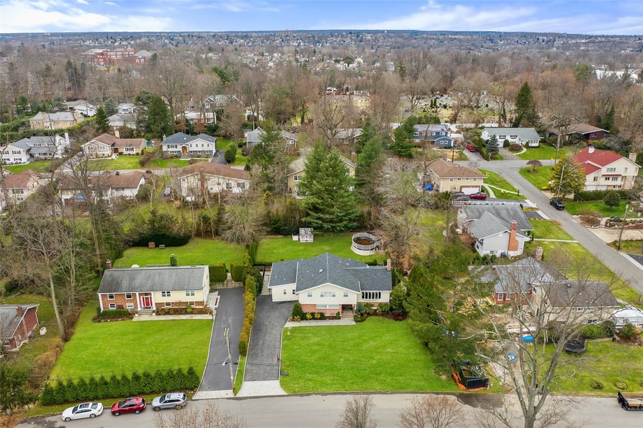 21 Dell Drive Photo 3