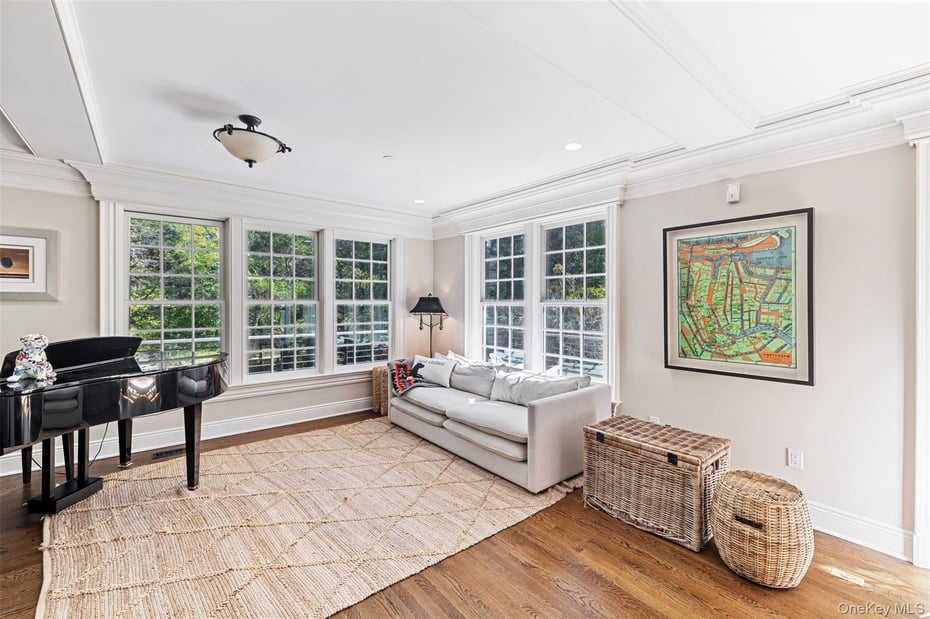 12 Bishop Park Road Photo 9