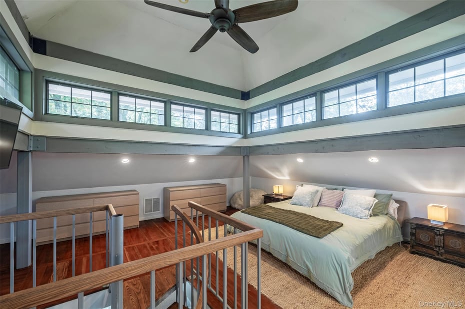 12 Bishop Park Road Photo 37