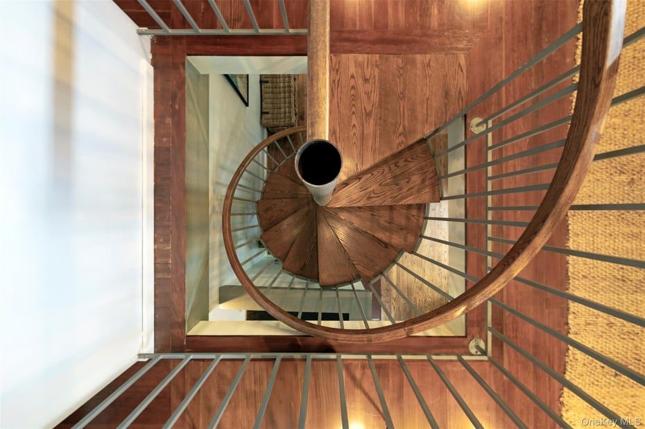 12 Bishop Park Road Photo 36