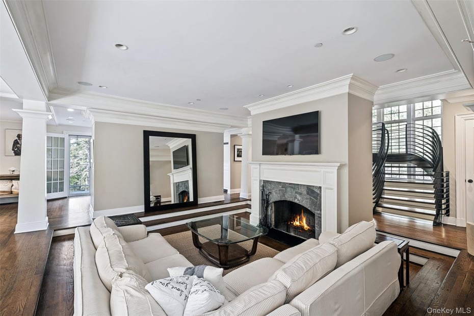 12 Bishop Park Road Photo 10