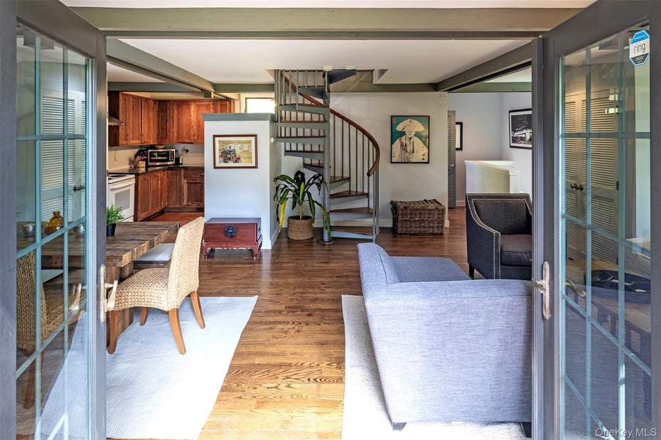 12 Bishop Park Road Photo 32