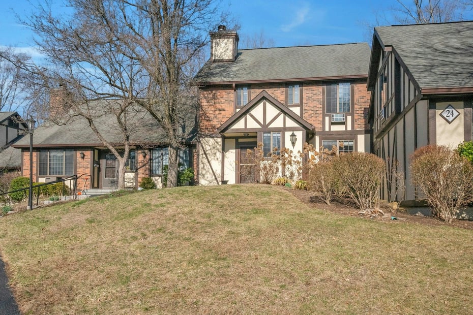 24 Manville Lane  #4 Photo 2