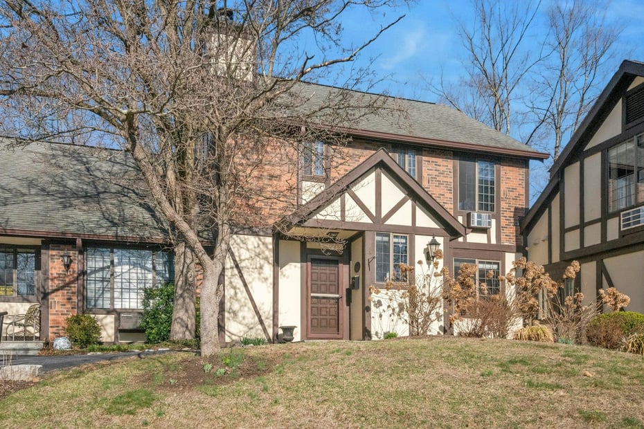 24 Manville Lane  #4 Photo 3