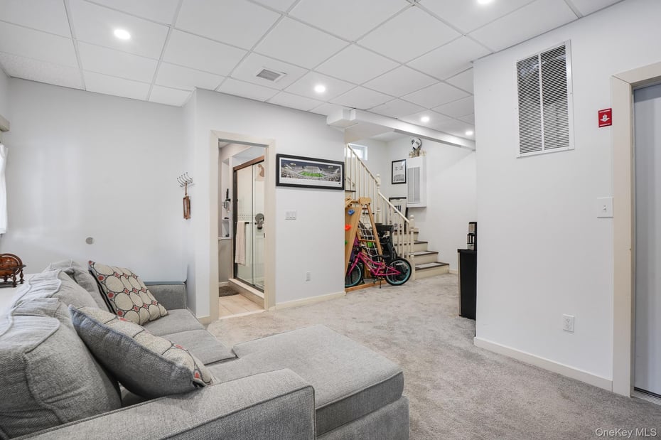 300 Washington Avenue Photo 32