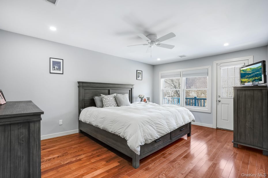 300 Washington Avenue Photo 21