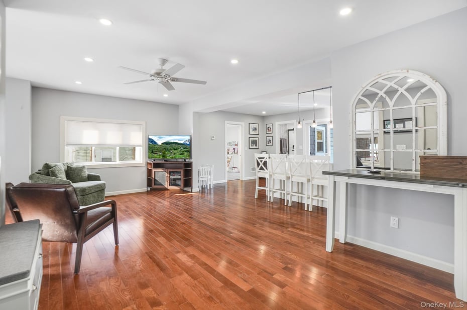 300 Washington Avenue Photo 6