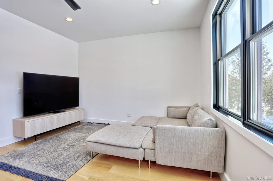 37 Harvest Road Photo 15