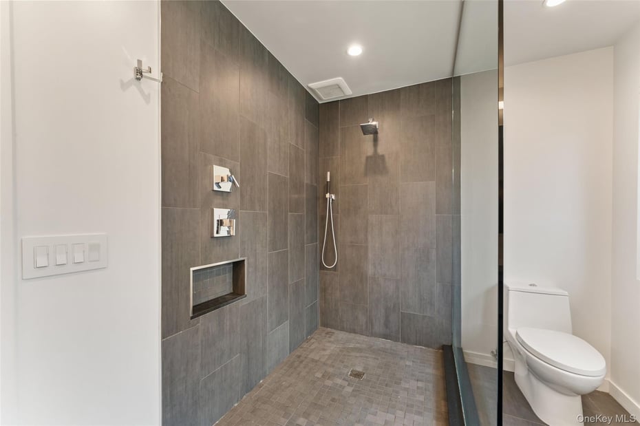 7 Windsong Road Photo 15